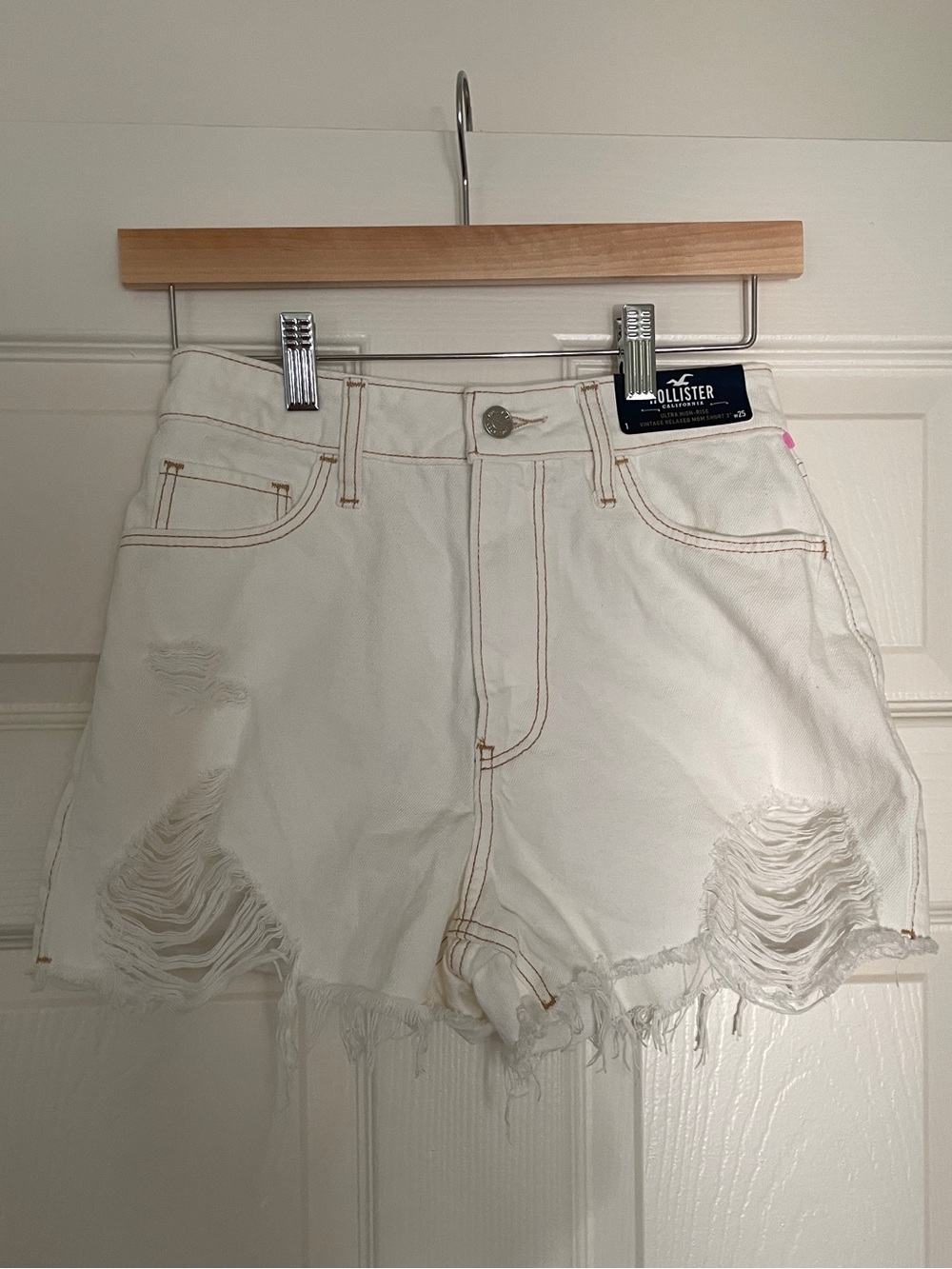 🤍 Hollister Ultra High-Rise Vintage Relaxed Mom Denim Shorts (3”) 🤍